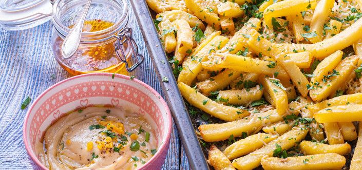 AVIKO Super Crunch Original pečen sa Parmigiano Reggiano, belim lukom , čili uljem i Aioli sosom