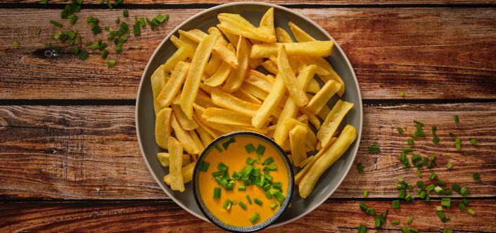 AVIKO  Grip 'n Dip krompirići sa veganskim sosom od sira na bazo krompira