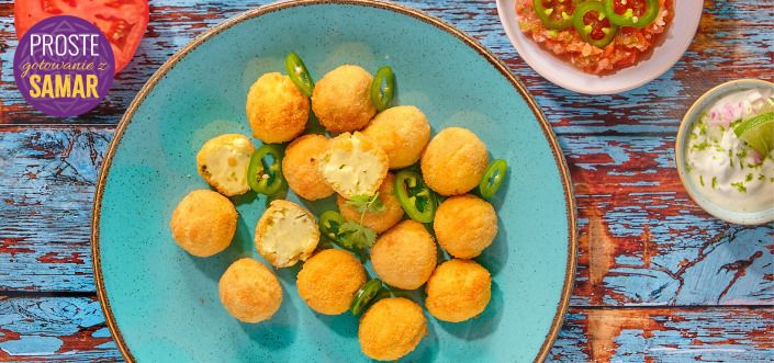 Jalapeño Balls z salsą pomidorową i sosem jogurtowo-limonkowym